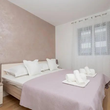 Apartment 18 Makarska