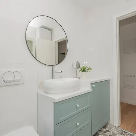 Apartman 18 *